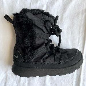 Little Girls Nike Venture Boot